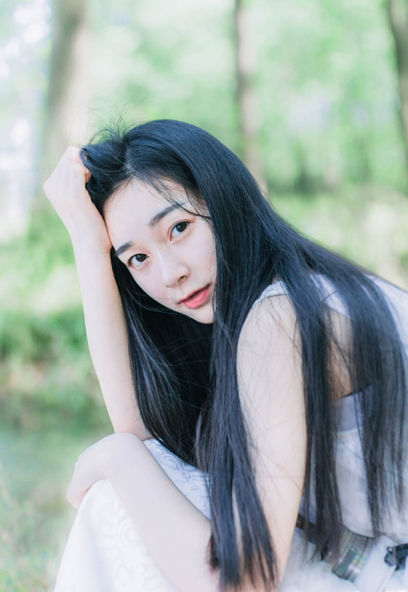 “退往江陵！”陈到摇了摇头，事已至此，江东军在江岸之上已经有了准备，而他带来的江夏水军为的是埋伏江东军，携带的都是强弓劲弩，而对方却是装备齐全，而且水战也并非陈到所长，在这种登陆战中很吃亏，除非他愿意冒着巨量伤亡的代价冲上去跟对方拼命，只要上了岸，陈到自信，可以杀出一条血路，但那毫无意义，甚至还未冲上岸，他的兵马就得崩溃。